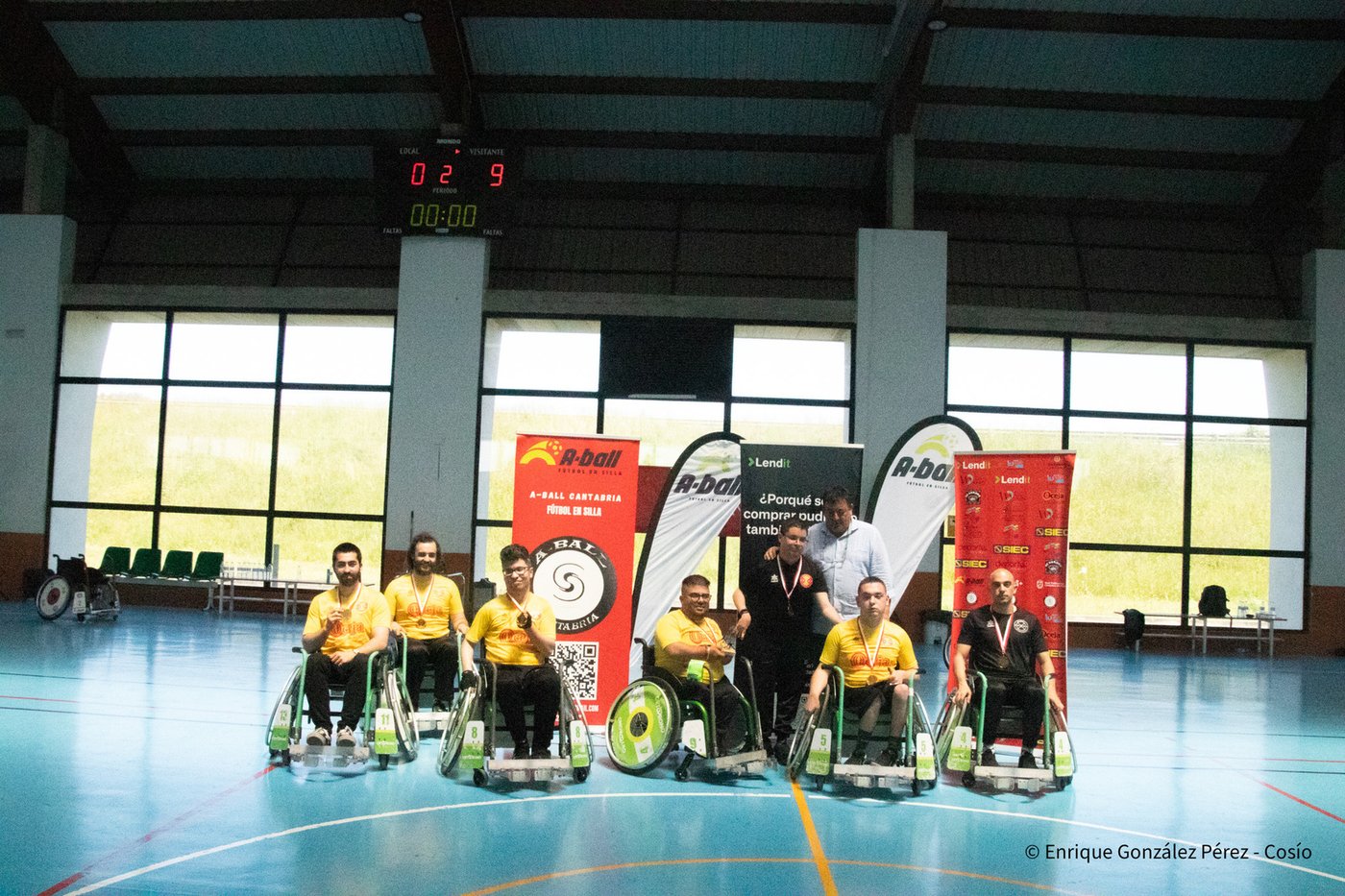 Participantes en una actividad de fútbol inclusivo A-Ball